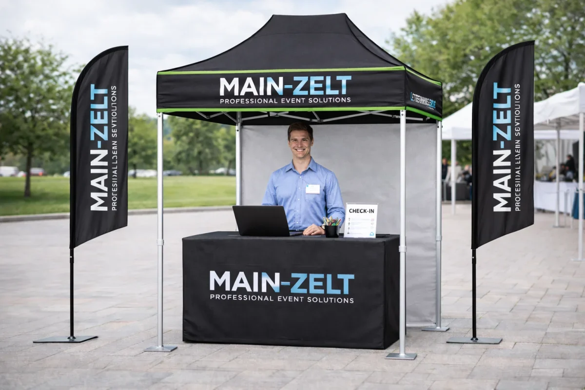 Vereins-Servicepoint mit Faltpavillon, Dach, Volant, Fronttheke, Flaggen und Standpunkten